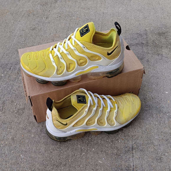 2019 Nike Air VaporMax Plus 'Sunshine Yellow' 7Y (8½W) - Picture 2 of 10